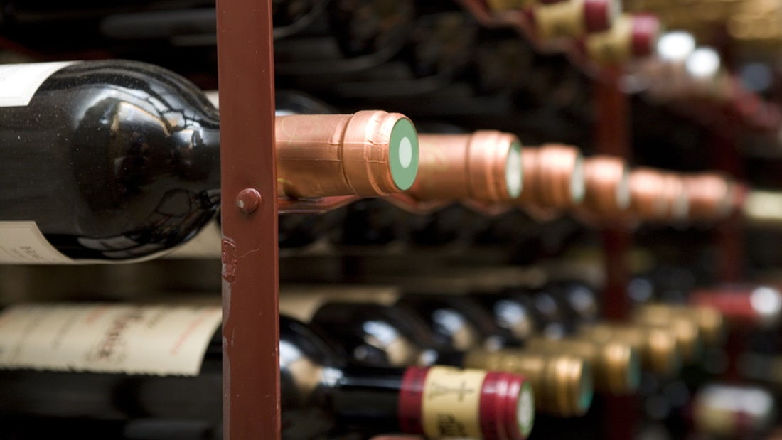 tips to design and furnish your wine cellar