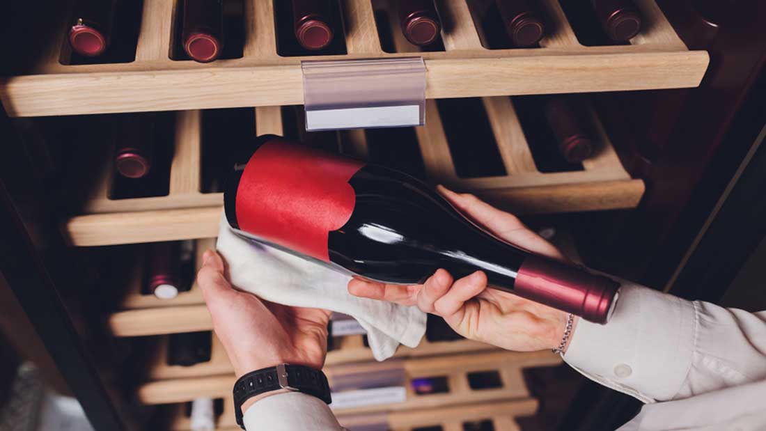 how to choose the best custom wine cellar builder